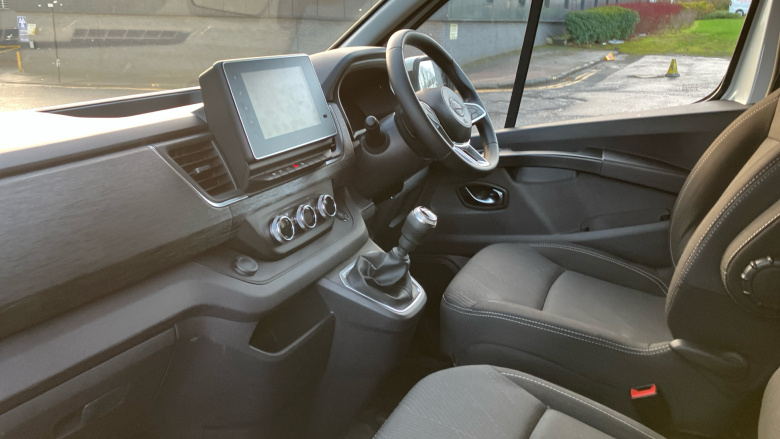 Nissan Primastar 30 L1 Diesel 2.0 dCi 130ps H1 Tekna Van